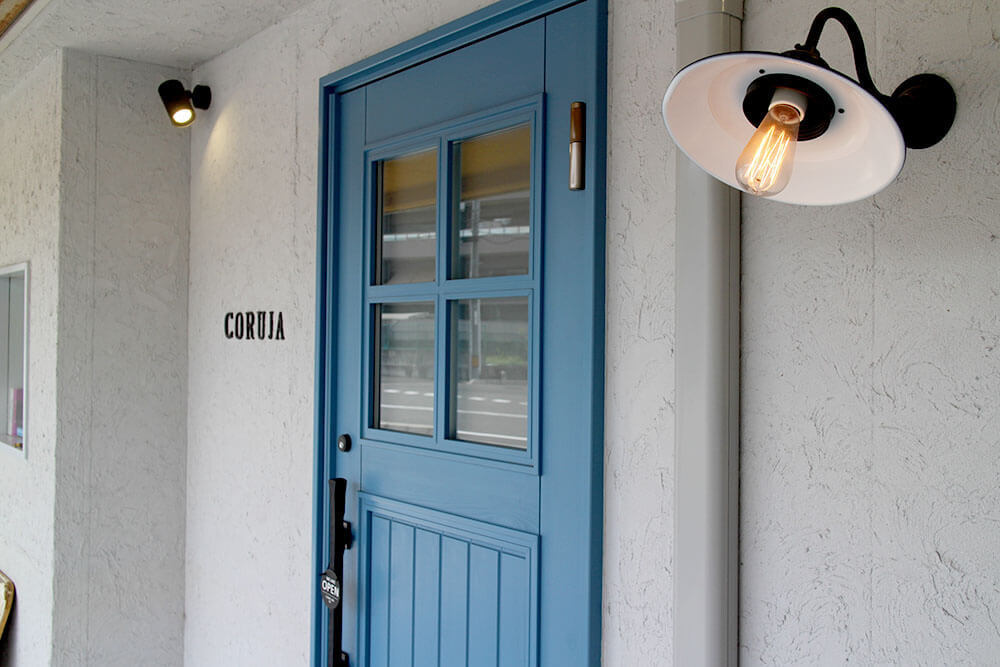 青い木製玄関ドア ユダ木工ヨーロピアン玄関ドア